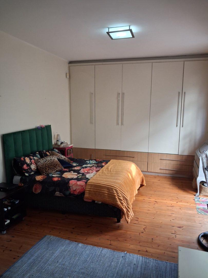 2 Bedroom Property for Sale in Sea Point Western Cape